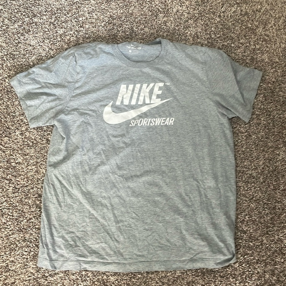Nike grey tshirt